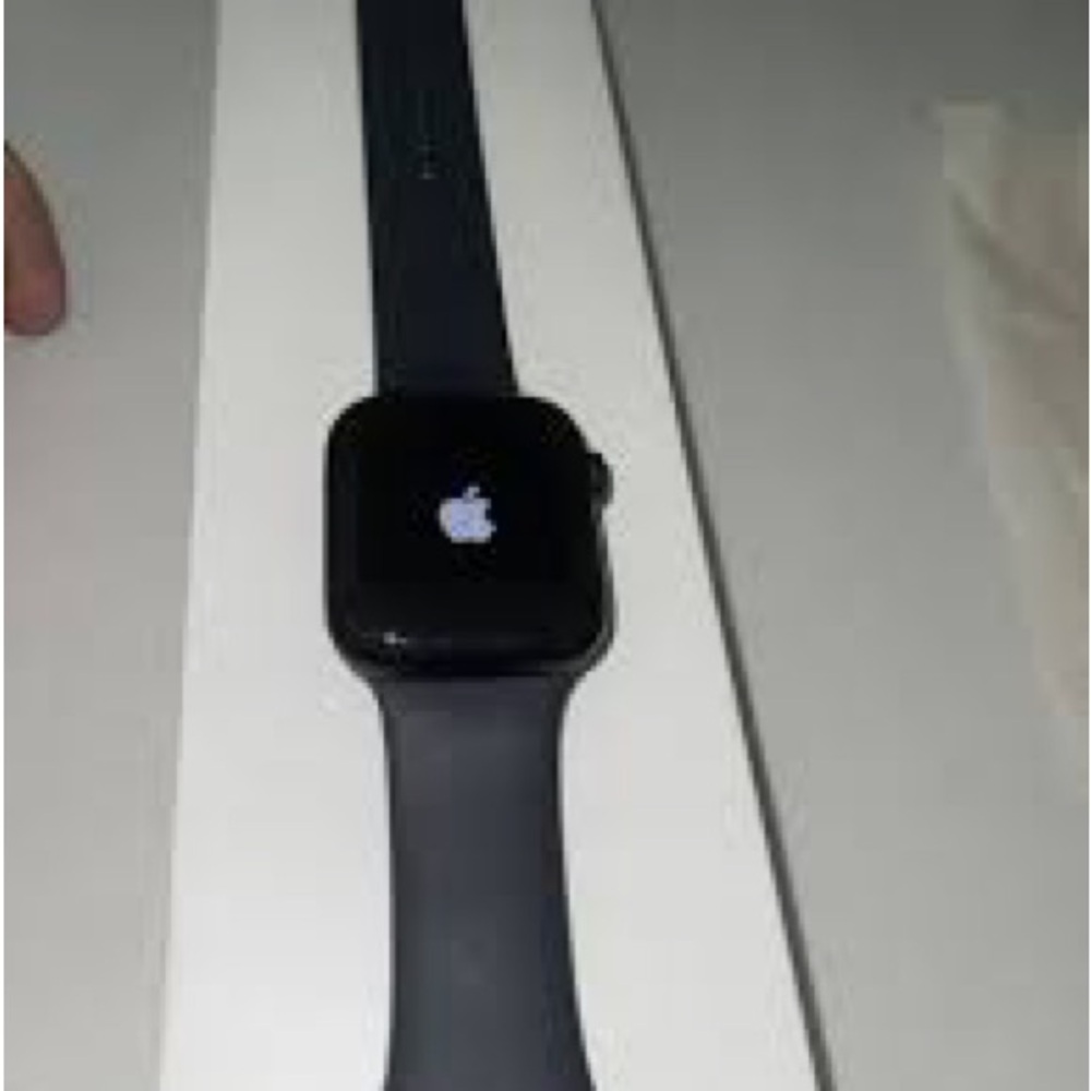 Apple-Used
series 7 45MM Aluminum